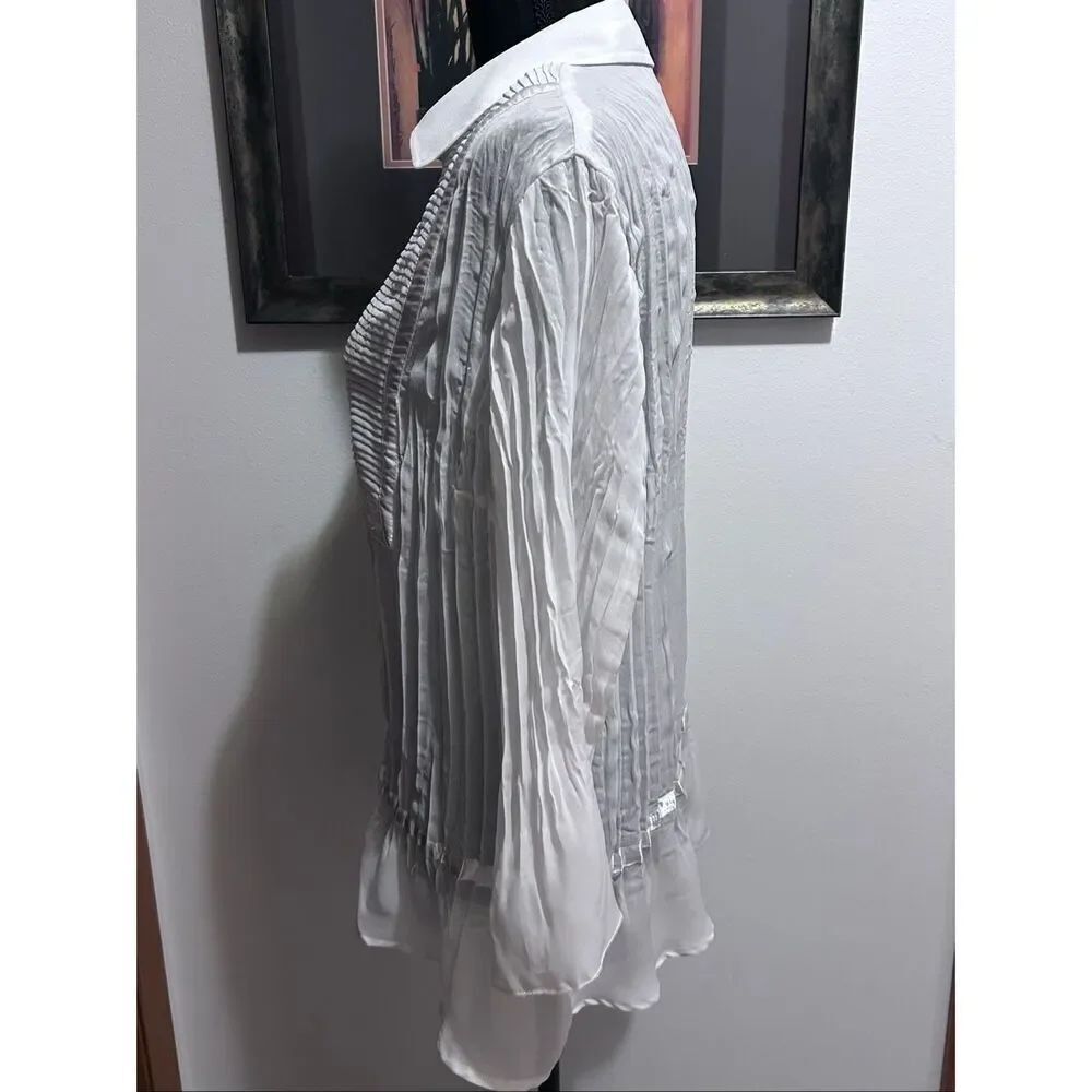 Notations Woman Size 1X Crinkle Button Down V-Neck White Blouse Bell Sleeves - Picture 5 of 10
